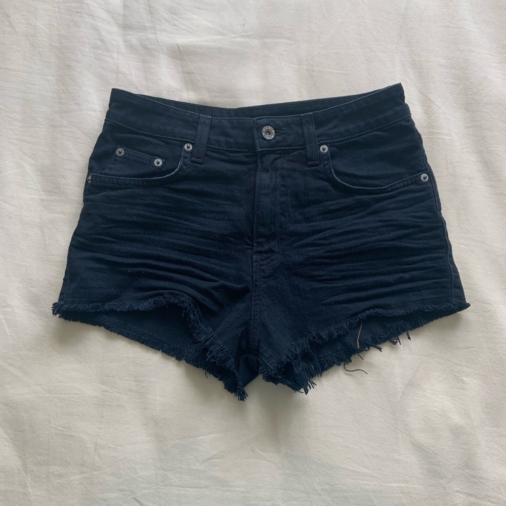 NWOT Carmar by LF shorts size 26